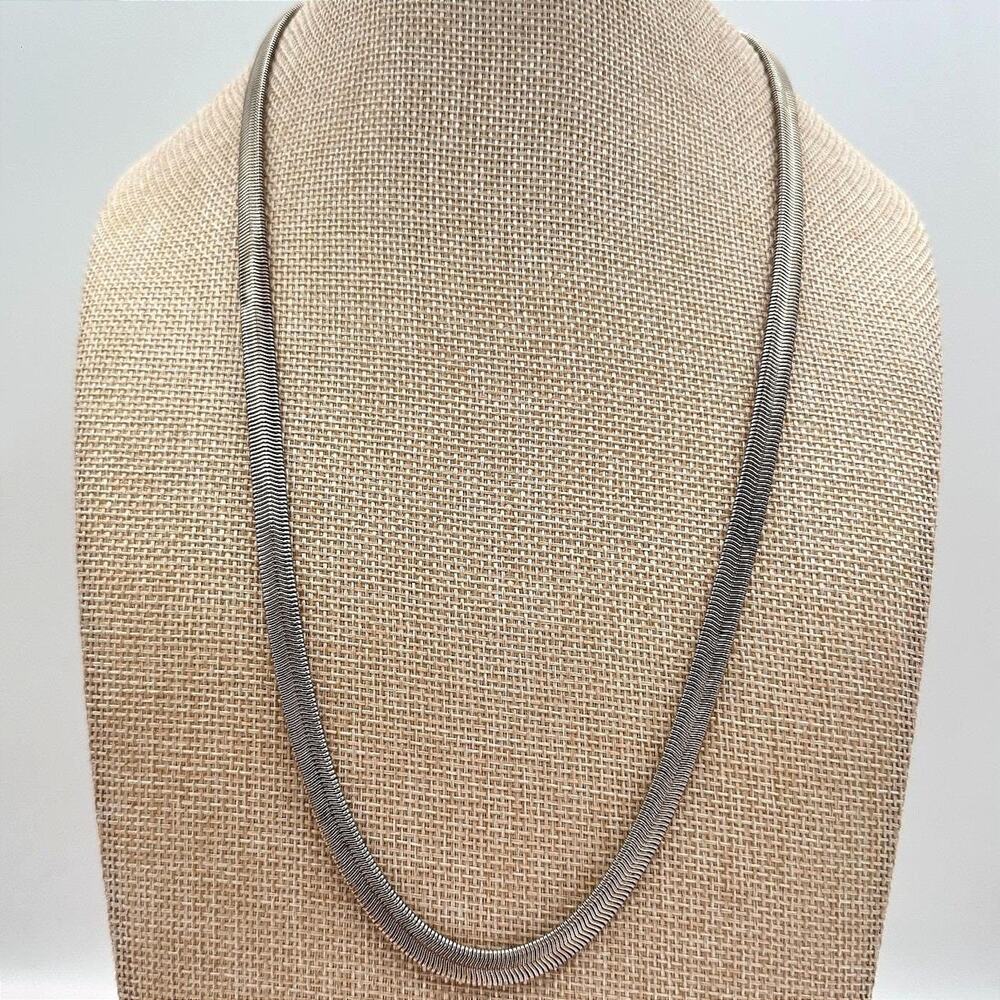 Vintage 90s Silver Tone Flat Milanese Mesh Choker Statement Necklace Jewelry
